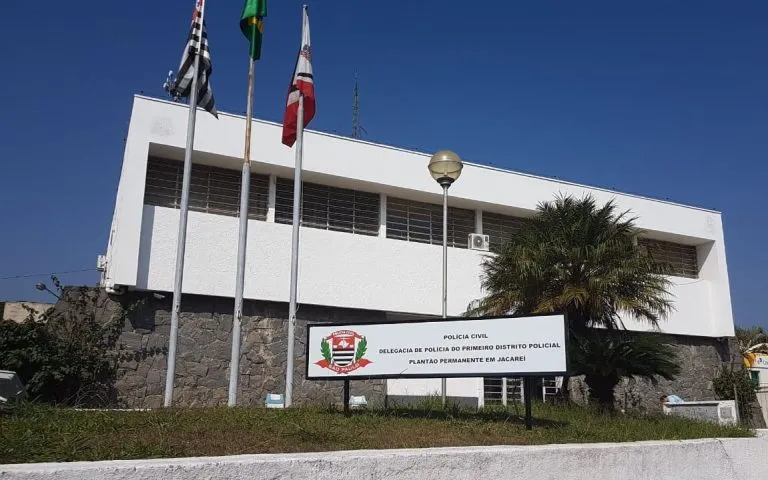 Jovem de 20 anos é baleado no tórax em via pública em Jacareí