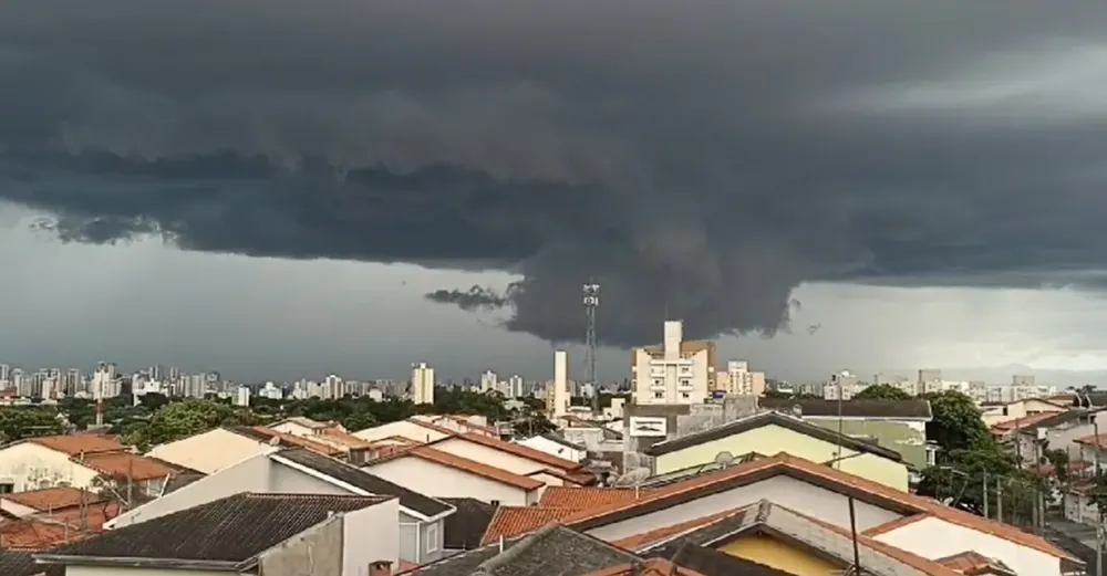 Vale do Paraíba terá semana chuvosa e queda nas temperaturas, aponta previsão