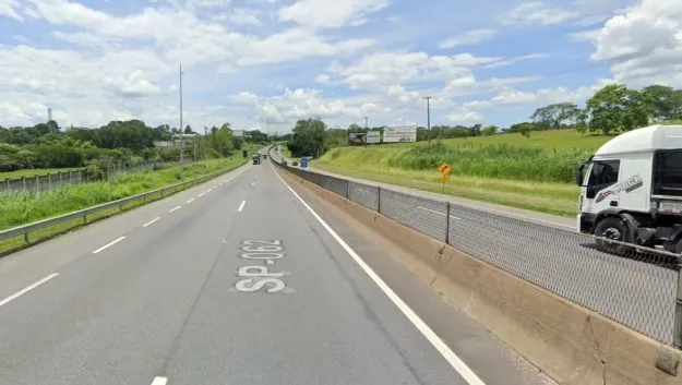 Jovem de 21 anos morre após acidente de moto na Rodovia Dutra em Guaratinguetá