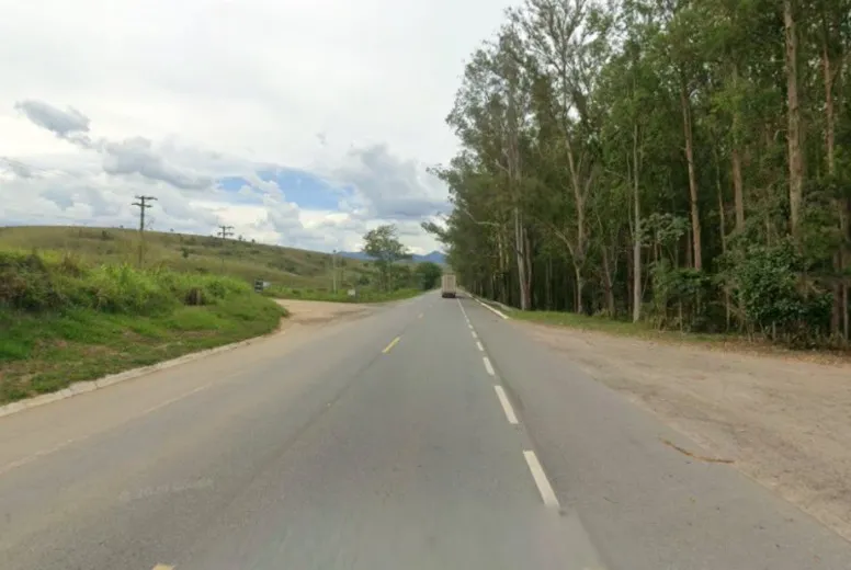 Motociclista de 25 anos morre após colisão frontal na BR-459, em Lorena