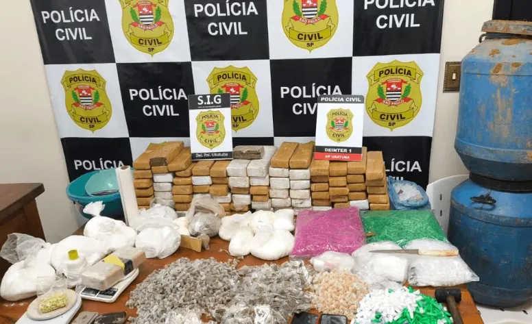 Polícia Civil encontra drogas enterradas em tonéis e prende três suspeitos em Ubatuba