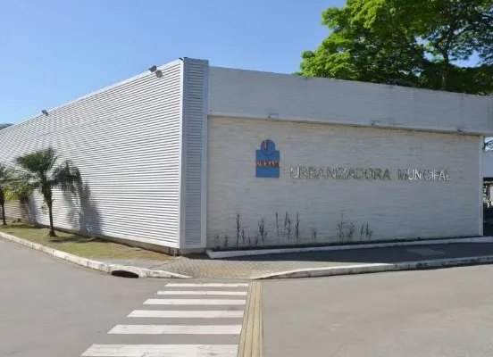 Funcionários da Urbam entram em greve após impasse sobre reajuste salarial em São José dos Campos