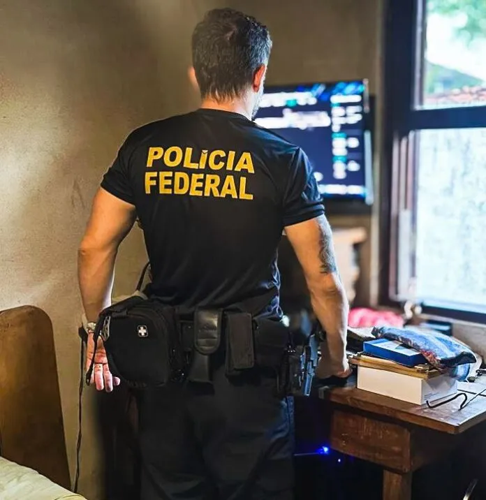 Polícia Federal prende homem durante operação contra abuso infantil em São Sebastião