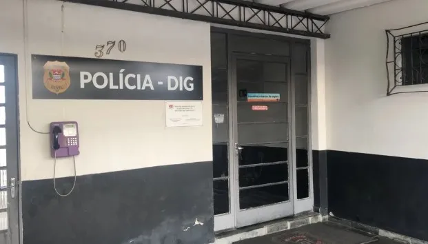 Comerciante é morto a tiros dentro de mercearia em Jacareí; polícia investiga execução