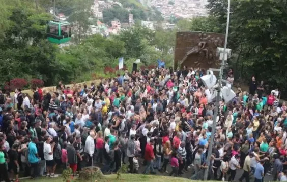 Via Sacra reúne cerca de 5 mil fiéis no Morro do Cruzeiro em Aparecida